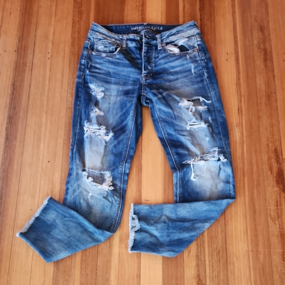 American Eagle Outfitters Ripped Blue Jeans W/ Bonus all Cotton Bandanas - Picture 2 of 5